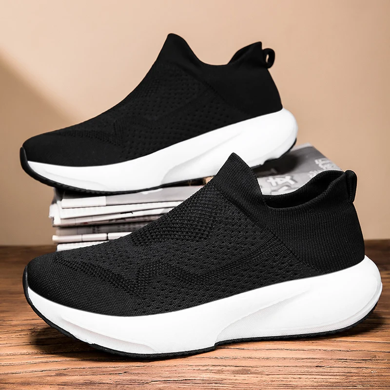 Herren Atmungsaktive Mesh Slip-On Laufschuhe Erhöhende Freizeit-Sportsocken-Schuhe Große Größe 45 Trendige Laufschuhe