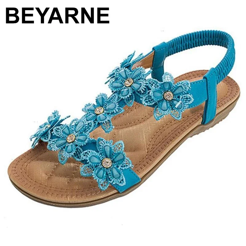 BEYARNEComfortable flache Sandalen Frauen große Größe Sommerschuhe Frau Böhmen Blumen Strass Strand Damen Schuhe Tangas
