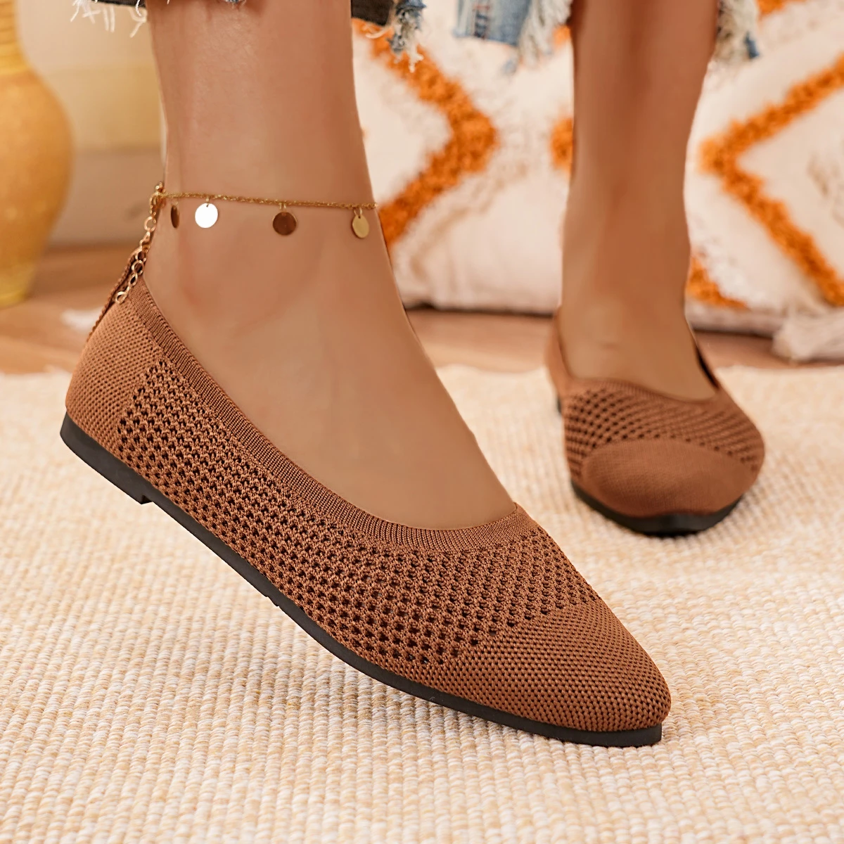 Sommer 2025, neue gestrickte Slip-On-Schuhe mit flachem Boden, bequeme Damenschuhe, große Größe, spitze Zehen, einfach zu tragen, lässige Schuhe mit niedrigem Absatz