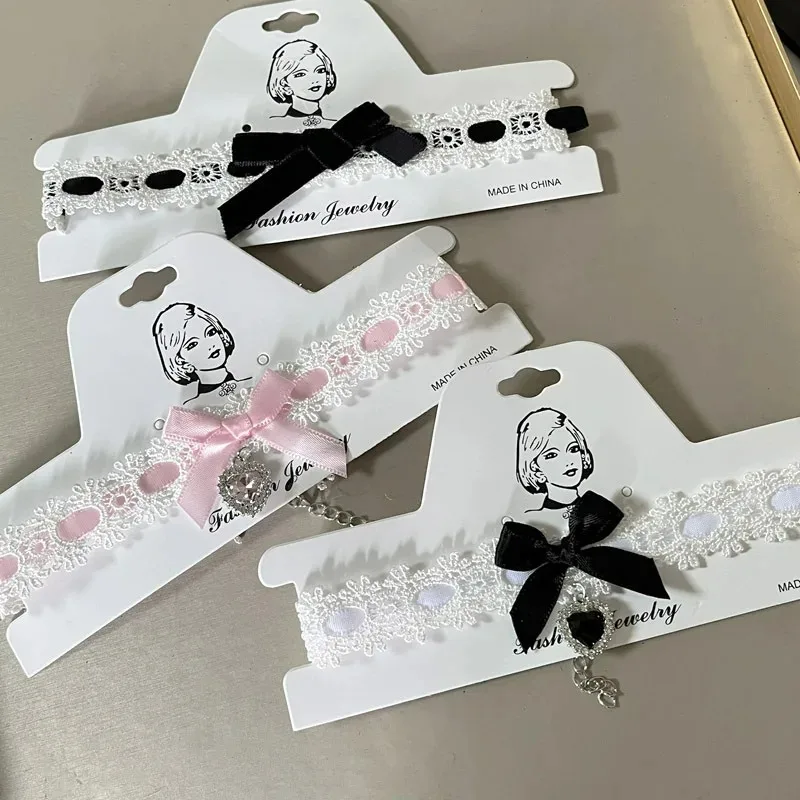 Elegante rosa-schwarze Spitzen-Halskette mit Schleife, Zirkon-Herz-Choker für Damen und Mädchen, Gothic-Kurzkragen-Halskette, Y2K-Schmuckgeschenke