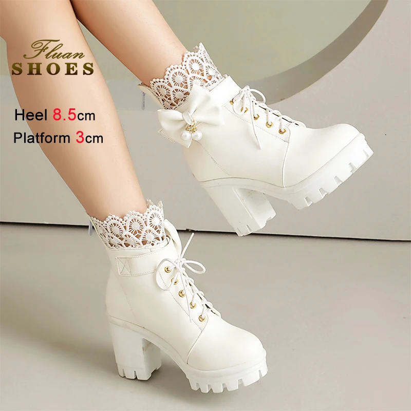 Weiße elegante Spitze kurze Stiefel mit Absätzen 8,5 cm Frauen Schmetterling Knoten Perle Schuhe Herbst Winter Komfort Plattform Stiefel für Frau