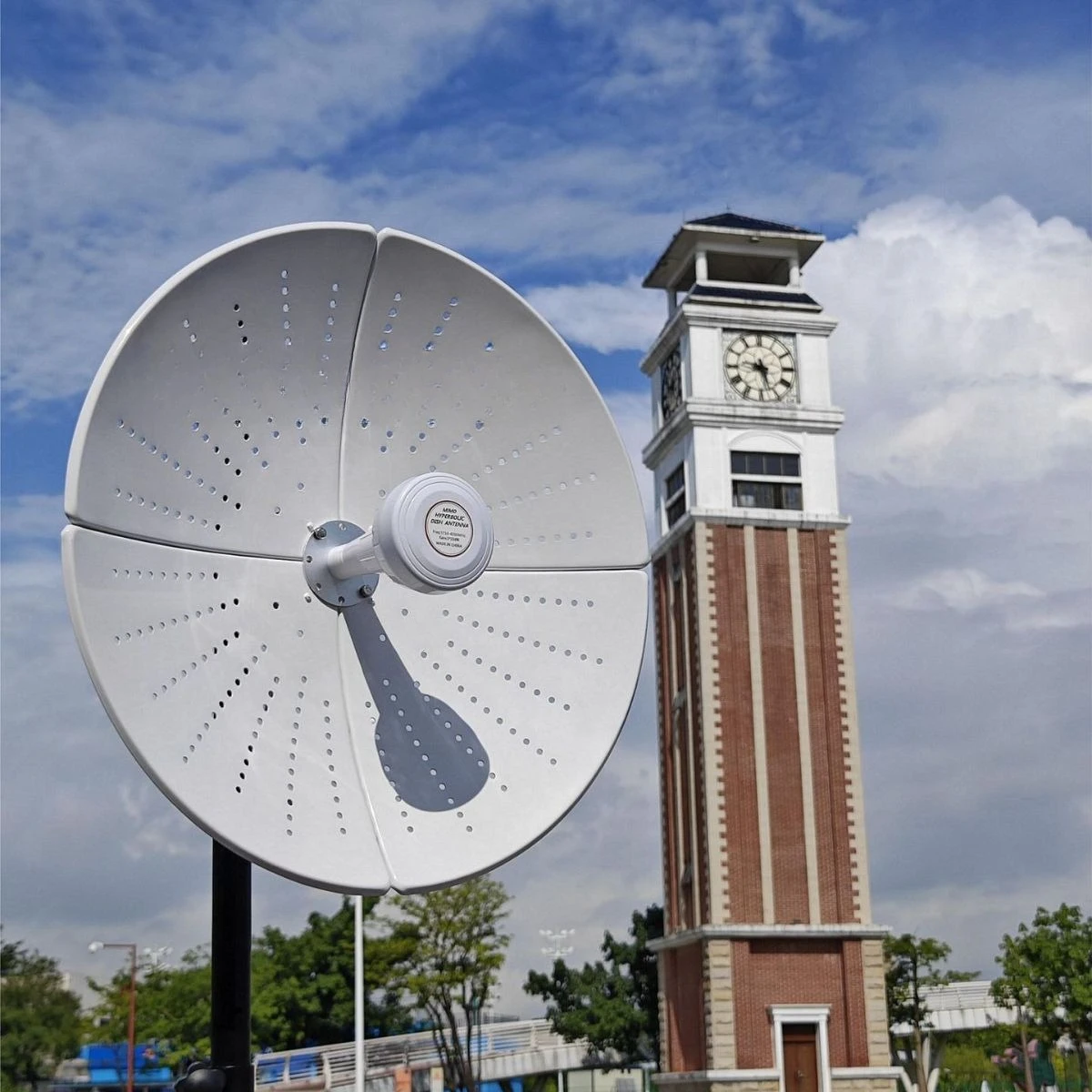 Outdoor MIMO Dish Parabolic Antenne 22 dBi 1710–4200 MHz Dual polarisiert zur Verbesserung der 5G 4G CPE MIMO Router-Netzwerksgeschwindigkeit Image