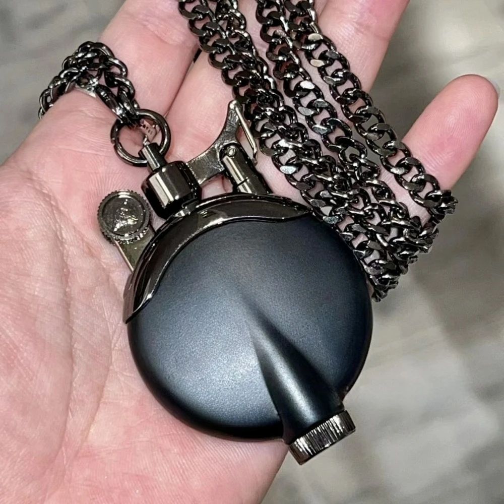 1:1 Luxusmarken-Butanfeuerzeug mit Personalisierter Halskette Einzigartiges Planeten-Design Zigaretten-Ölfeuerzeuge Komplett mit Geschenkbox Image