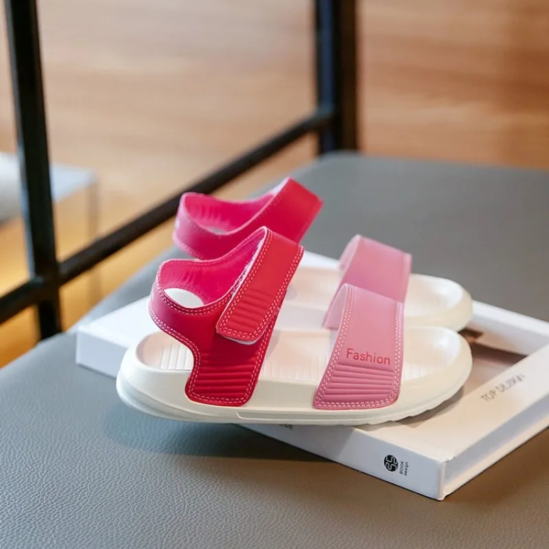 Kinder-Sandalen Rutschfeste Offene Zehenpartie Flache Schuhe 2026 Neue Jungen-Sommer-Strandsandalen mit Rutschfester Weicher Sohle für Mädchen und Jungen