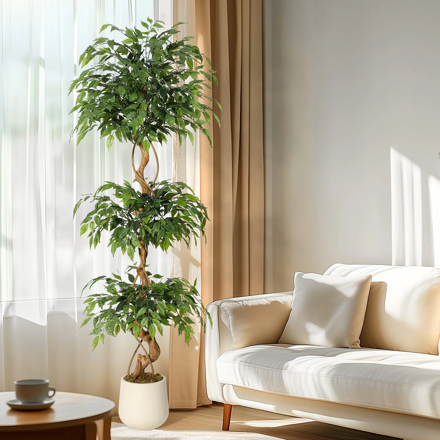Realistischer künstlicher Ficusbaum mit gebogenem Stamm, lebensechte Kunstseidenpflanze im weißen Topf, dekoratives Innengrün für Zuhause und Büro. Image