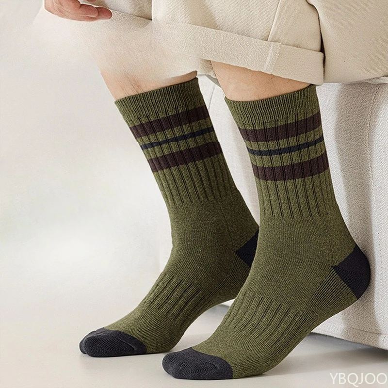6 Paar modische Sport-gestreifte, geruchshemmende, schweißabsorbierende, bequeme Freizeitsocken für Herren, Herbst und Winter, Baumwolle, mittlere Röhrensocken Image