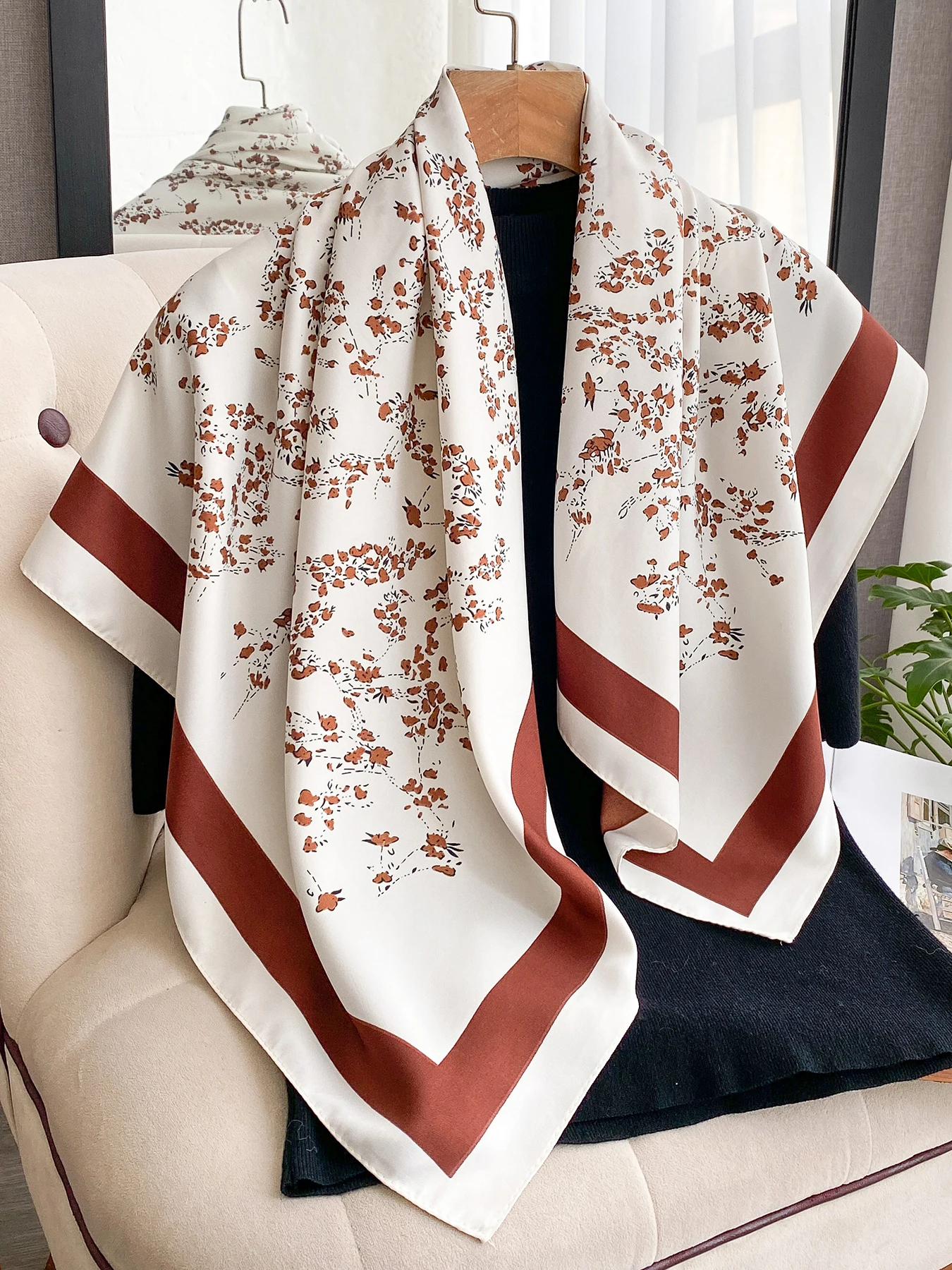 90*90cm Bedruckter Baumwoll-Damenschal Quadratischer Seidenschal für Frauen Luxuriöser Strand-Schal Eleganter Hijab Halstuch Image