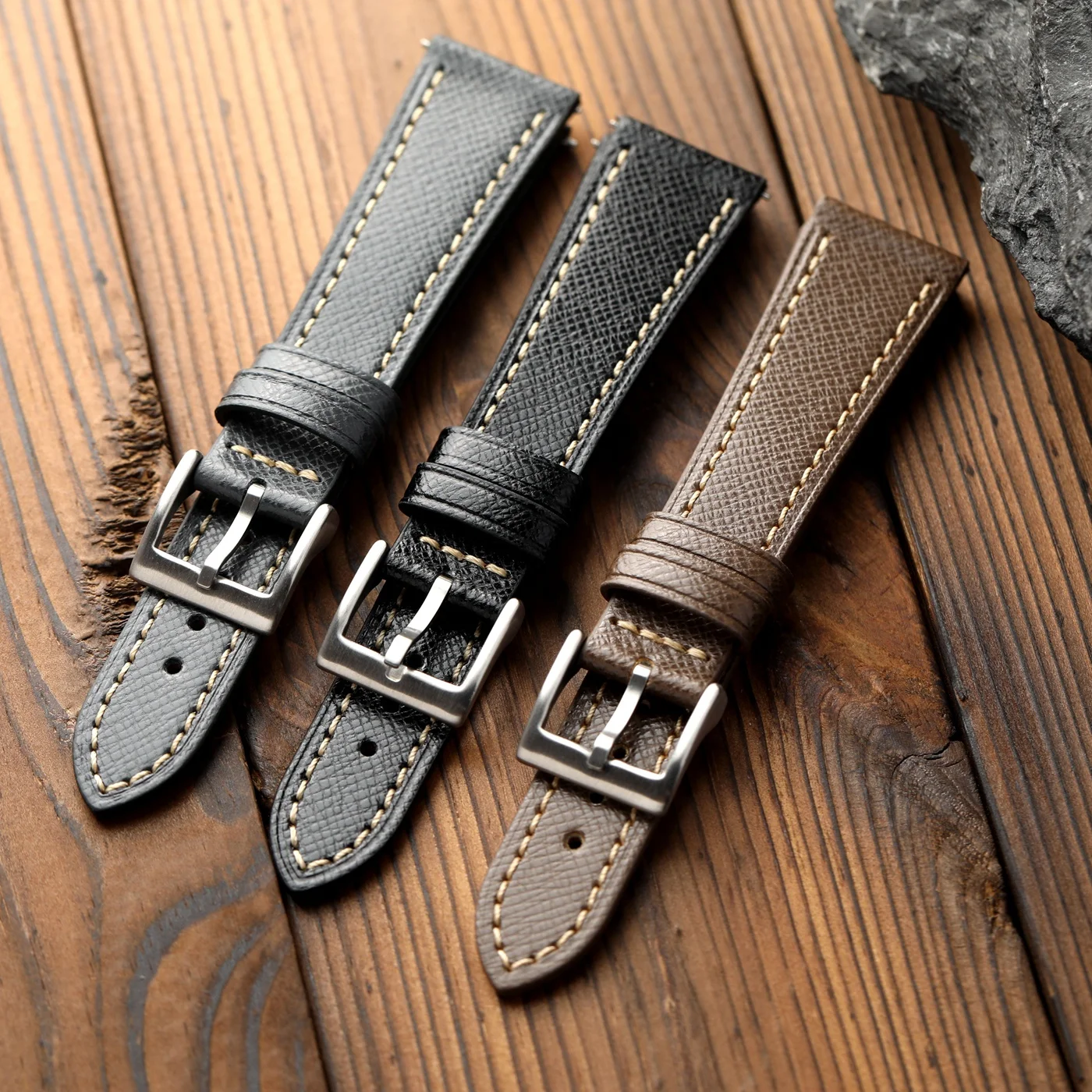 Handgefertigtes hochwertiges Lederarmband mit Kreuzmuster, 18, 19, 20, 21, 22 mm, weiches Leder, Vintage-Stil für Herrenarmband. Image