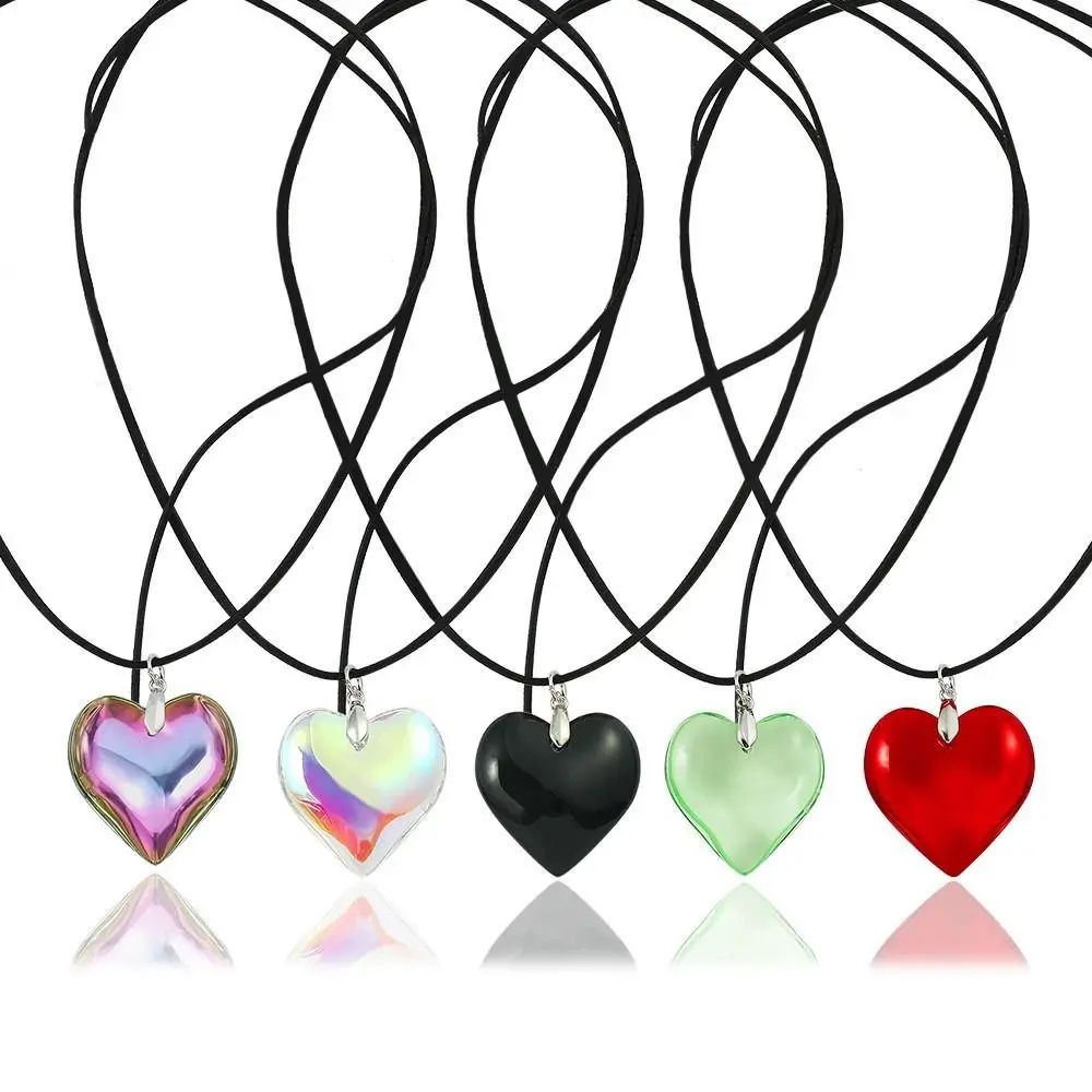 Collana di cristallo a forma di cuore punk a cuore piccolo Collana di cristallo con ciondolo a forma di cuore rosso gotico vintage Catena di corda Y2K Gioielli Collane a cuore Girocollo Donna Uomo