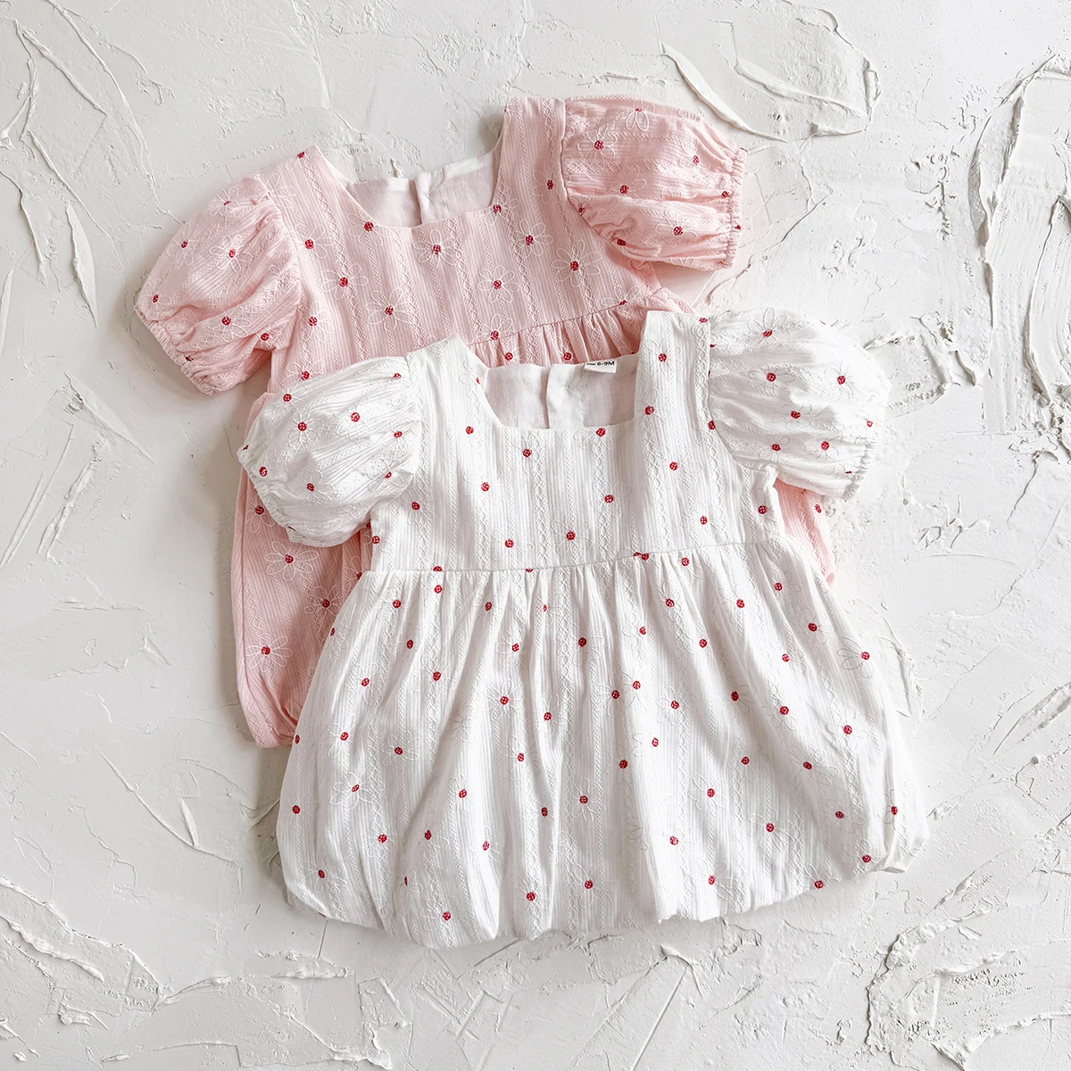 Sommer-Baby-Set Sonnenschutz-Stoff Rundhals-Kurzarmshirt Braunes Taschendesign Sportshorts Babykleidung Image
