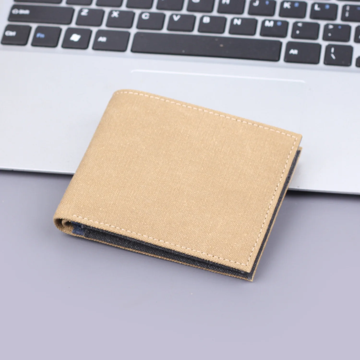 Kurze Canvas-Geldbörse für Herren, neu, 2-fach faltbar, solide, schlichte Retro-Herrenbrieftasche, ultraleicht, 9-Karten-Geldbörse für Männer Image