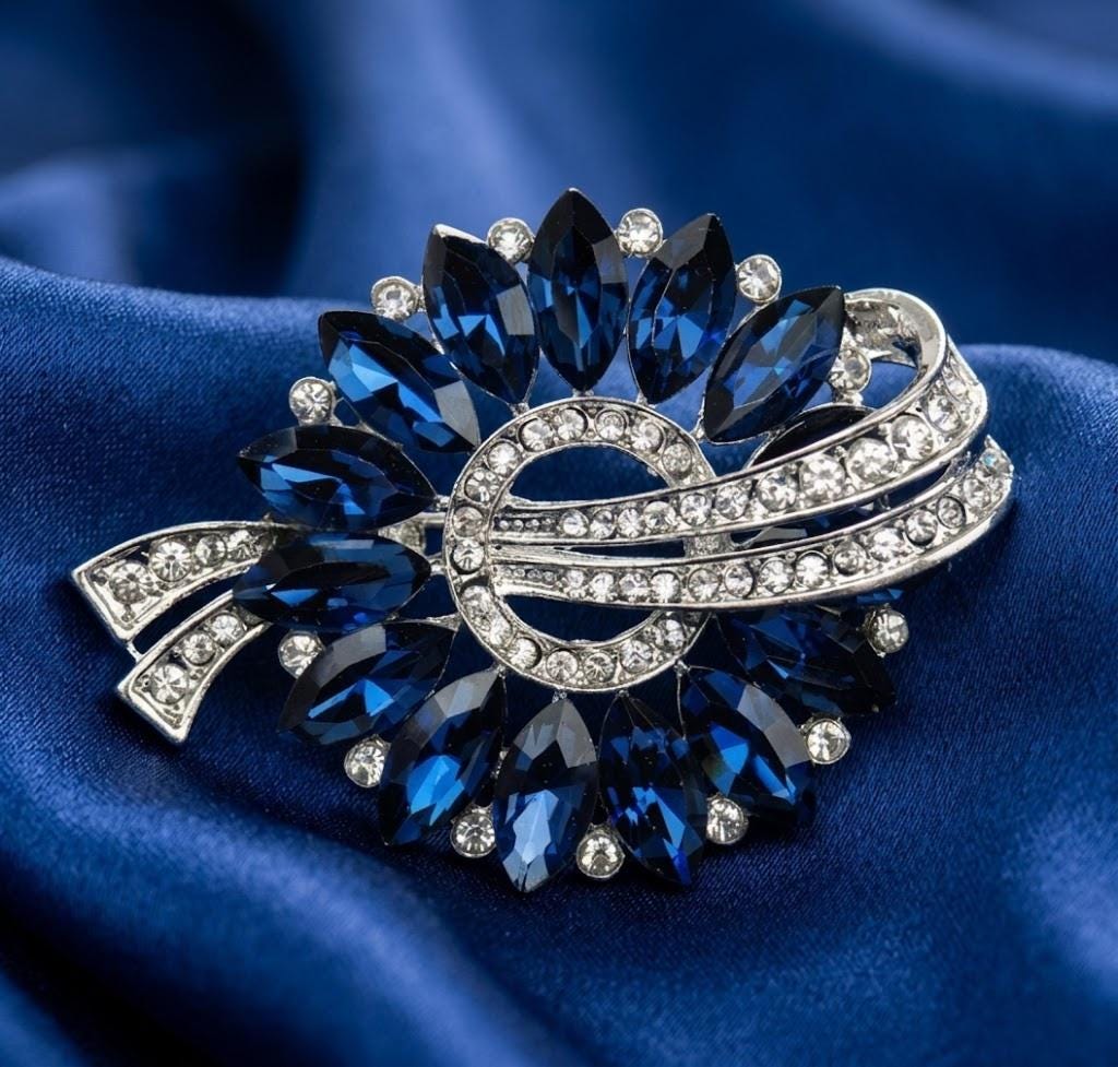 Spilla con zaffiro blu da 3 carati e diamanti, spilla floreale di tendenza, placcata in oro bianco 14 carati, argento sterling 925, gioiello da regalo