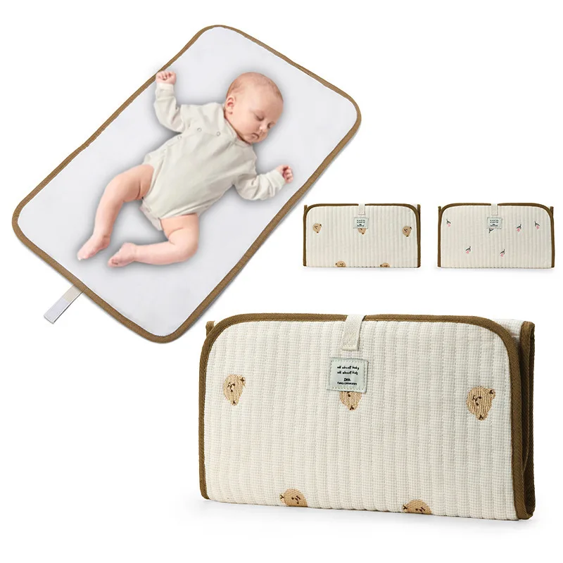 Wasserdichte Windelunterlage für Neugeborene, tragbarer Wickeltisch für Kleinkinder, langlebiges Oxford-Babywindelblatt, faltbare Babywindel-Wickelunterlage Image