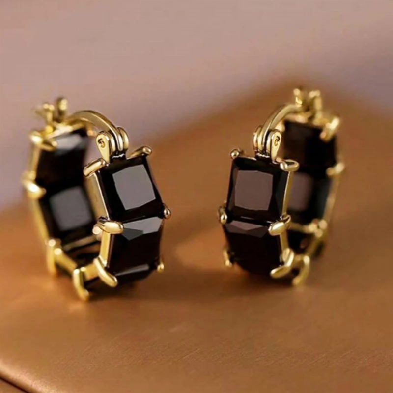 Huitan Prinzessin Quadrat Weiß/Schwarz CZ Creolen für Frauen Luxus Zubehör Hochzeit Party Temperament Elegante Dame Schmuck