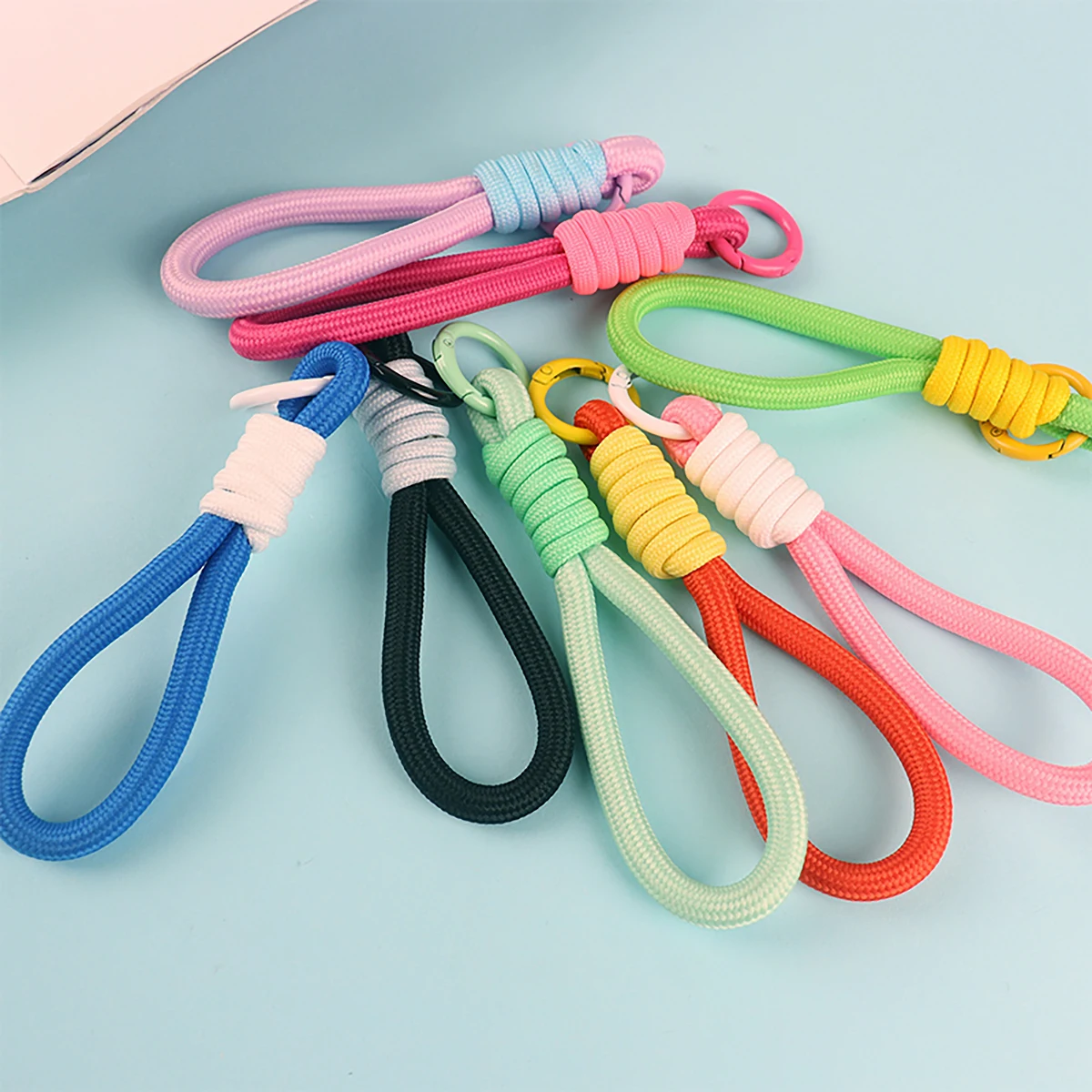 1PC Strap Anti Verloren Telefon Kette Kreative Geflochtene Lanyard Schlüsselbund Telefon Armband Karabiner Knoten Seil Schlüsselring Kamera Charme ﻿ Image