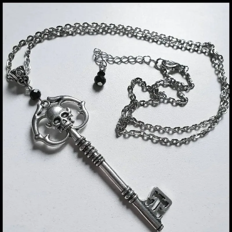 Goth Antike Silber Farbe Skeleton Key Halskette Kreativität Anhänger Charme Erklärung Punk Schmuck Mode Frauen Halloween Geschenk