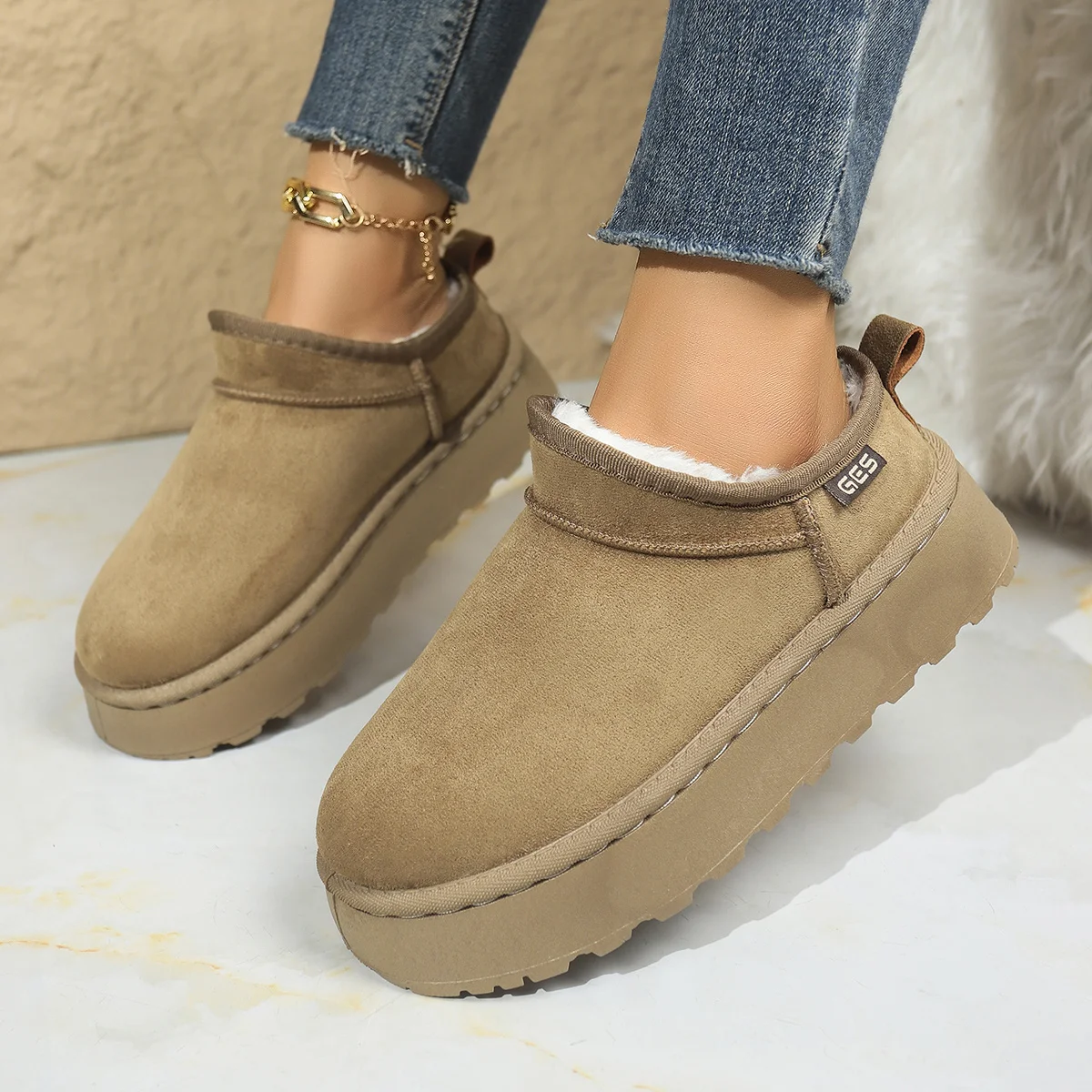 Schneestiefel für Damen, 2025, Winter, neue Kaschmir-warme, dicke Sohlen ohne Absatz bedecktes Haar, halbe Slipper, Baumwollschuhe für Damen Image