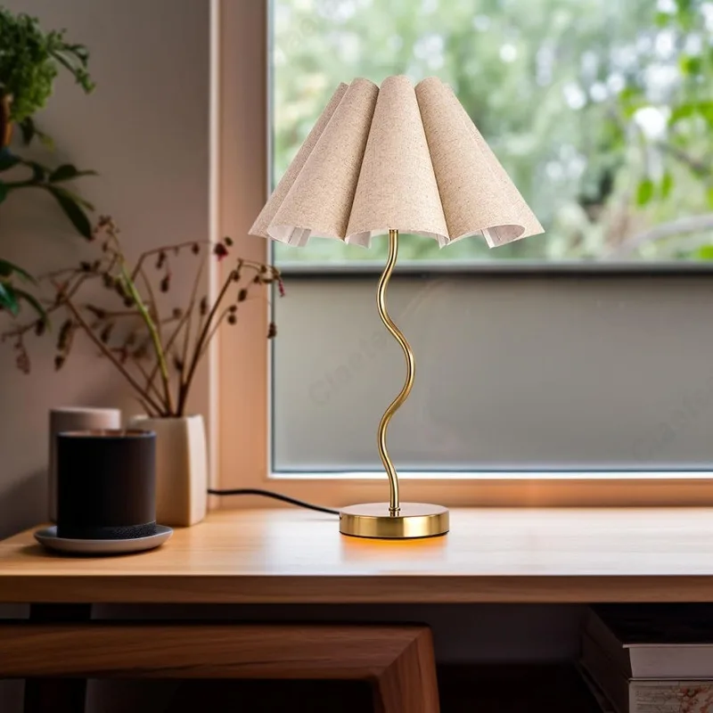 Einfache LED Stoff Lampenschirm Europäischen Kleine Tisch Lampe Bar Wohnzimmer Schlafzimmer Nacht Dekorative Atmosphäre Beleuchtung Lampen