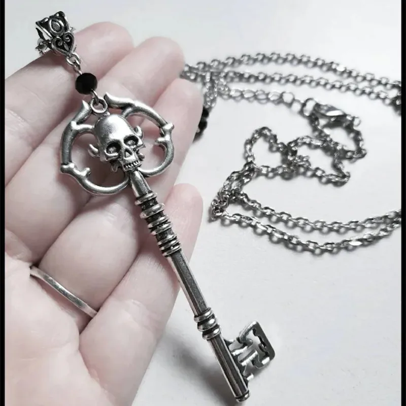 Neue Antik Silber Skelett Schlüssel Halskette Kreativität Anhänger Charm Statement Punk Schmuck Neuheit Grunge Gothic Halloween Geschenk