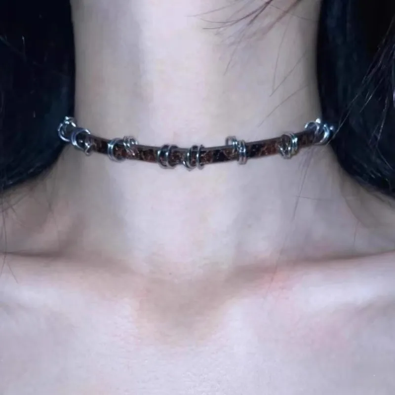 Gothic Braun Vintage Unregelmäßige Metall Kreis Feine Leder Halskette Halsband Süße Coole Retro Leder Kragen Halsband Schmuck Y2K