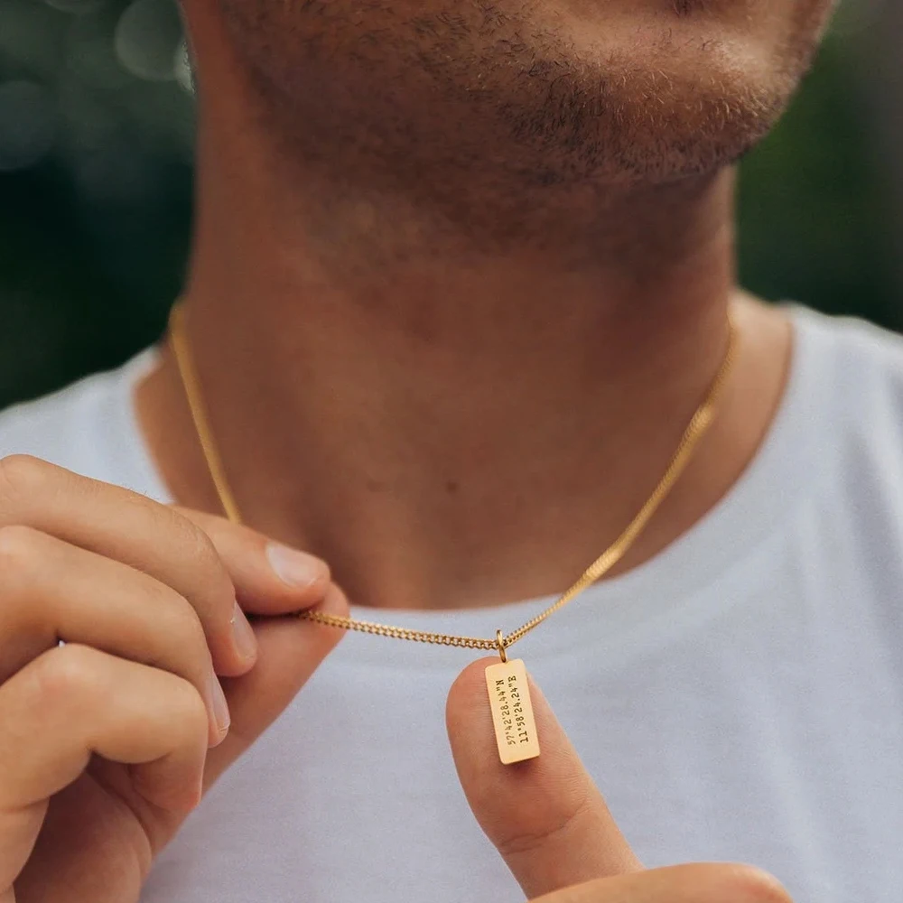 Nach Minimal Bar Name Halskette Gravierten Text Anhänger Paare Schmuck Geschenk Personalisierte Edelstahl Schmuck Für Frauen Männer Image