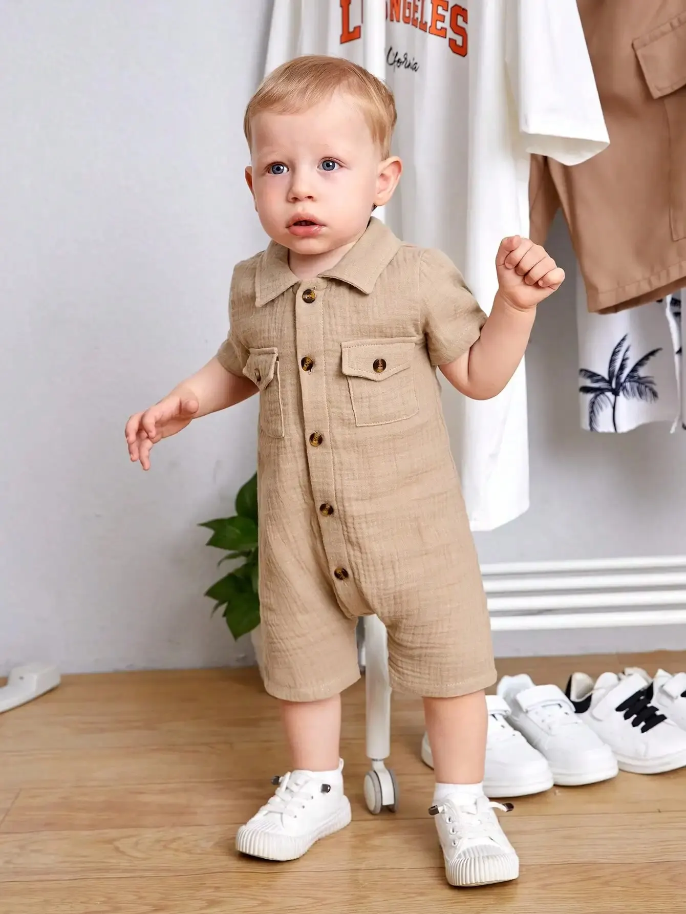Sommer Baby Boy Outdoor Fashion Casual Bequeme einreihige Hemd Kragen Tasche Khaki Kurzarm Overall Unternehmen Image