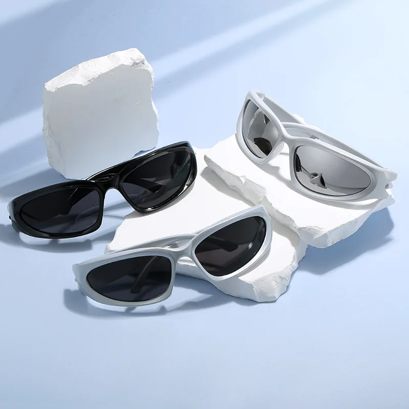 Neuankömmling Beliebte Damen Sonnenbrille Punk Sonnenbrille Einzigartige ovale Sonnenbrille Herren Goggle Shades Spiegel Bunte Y2K Brillen Image