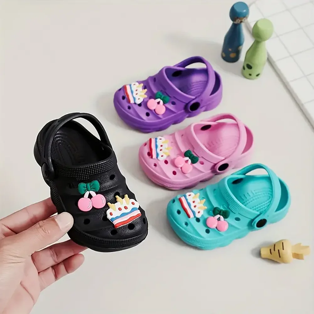 Sommer-Kinder-DIY-Design-Cartoon-Freizeitsandalen – atmungsaktive rutschfeste Hausschuhe für Jungen und Mädchen – Heim- und Strandkleidung Image