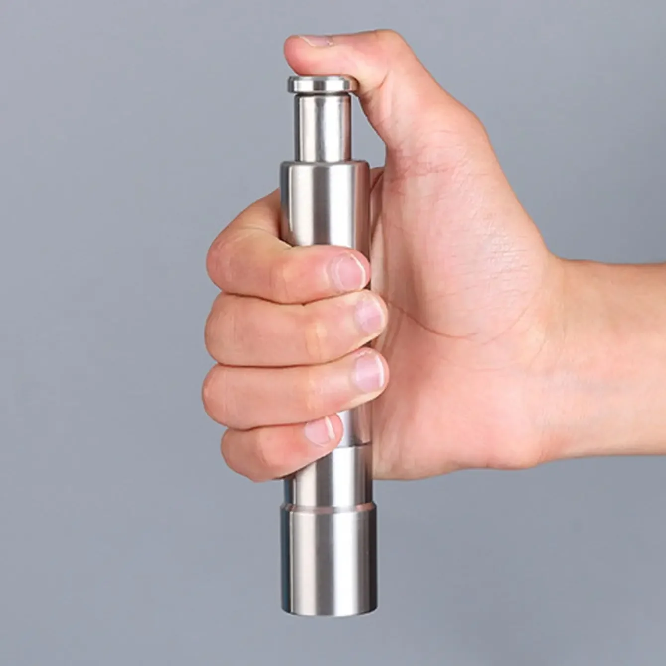 1pc-manuelle Edelstahl mühle mit schwarzem Pfeffer, manuelle Edelstahl mühle, künstliche Gewürze für Küchen utensilien