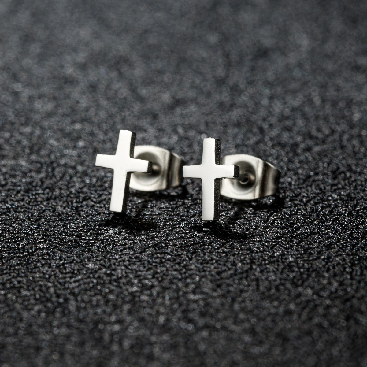 1 Paar Punk Koreanische Ohrringe Kreuz Edelstahl Ohrringe Kreuz Ohrstecker Frauen Schmuck Ohrstecker Kleine Ohrringe Image