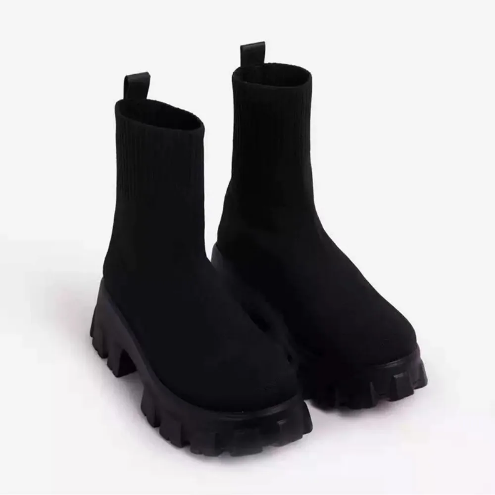 2024 herbst/Winter Neue frauen Schuhe Dicken Boden Casual Große Größe Einfarbig Kurze Stiefel Mode frauen stiefel Größe 35-43