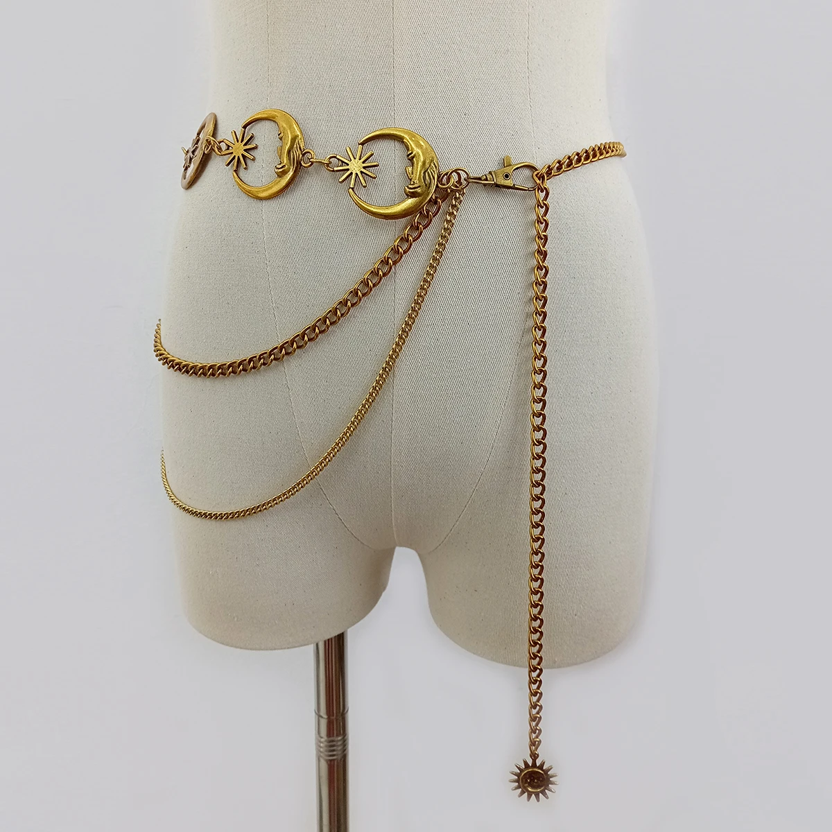 Mode Vintage Gold Kette Gürtel Weibliche Goth Mond Metall Designer Gürtel Für Frauen Hohe Qualität Weibliche Taille Quaste Goth Kleid Cors Image