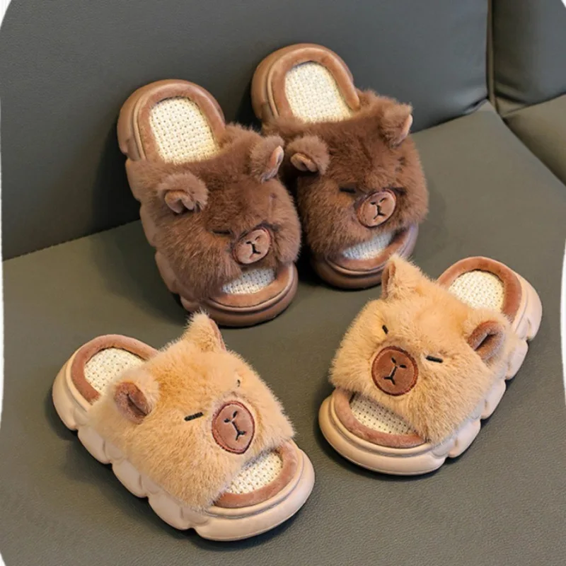 Capybara Hausschuhe Kinder Sandalen 2025, Sommer Leinen Boden Schuhe Indoor Atmungsaktive Hausschuhe Anti-Rutsch-Cartoon Hausschuhe Image