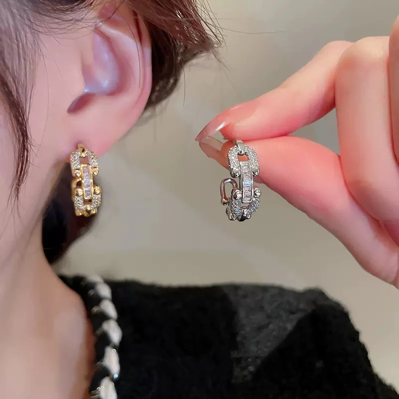 Huitan Creolen mit Kettendesign für Damen, Silberfarben/Goldfarben, modische, vielseitige Ohrringe, moderner Schmuck 2023 Image