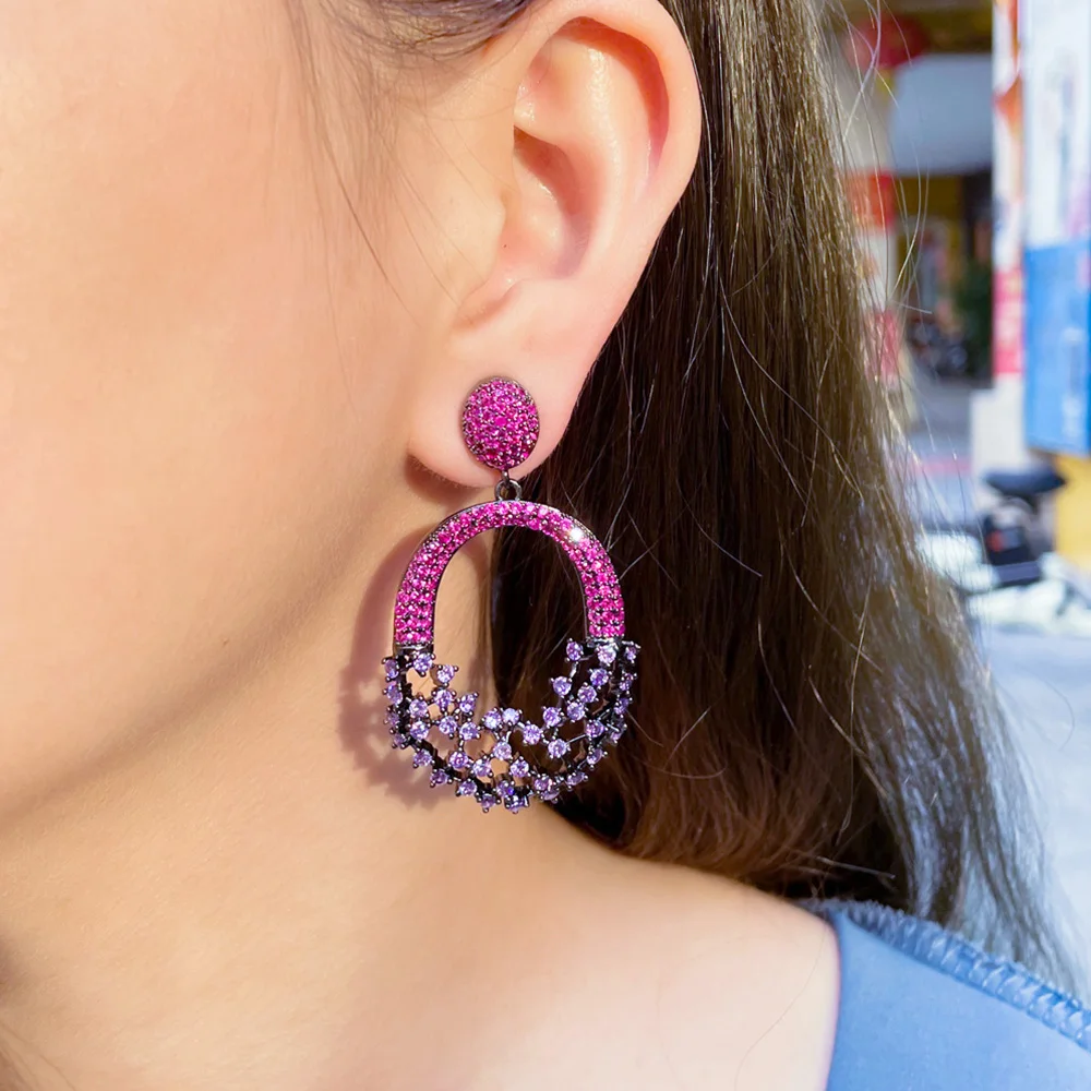 Pera Precious Hot Pink Lila CZ Stein Lange Schwarz Gold Farbe Große Runde Baumeln Ohrringe für Frauen Termin Schmuck E841