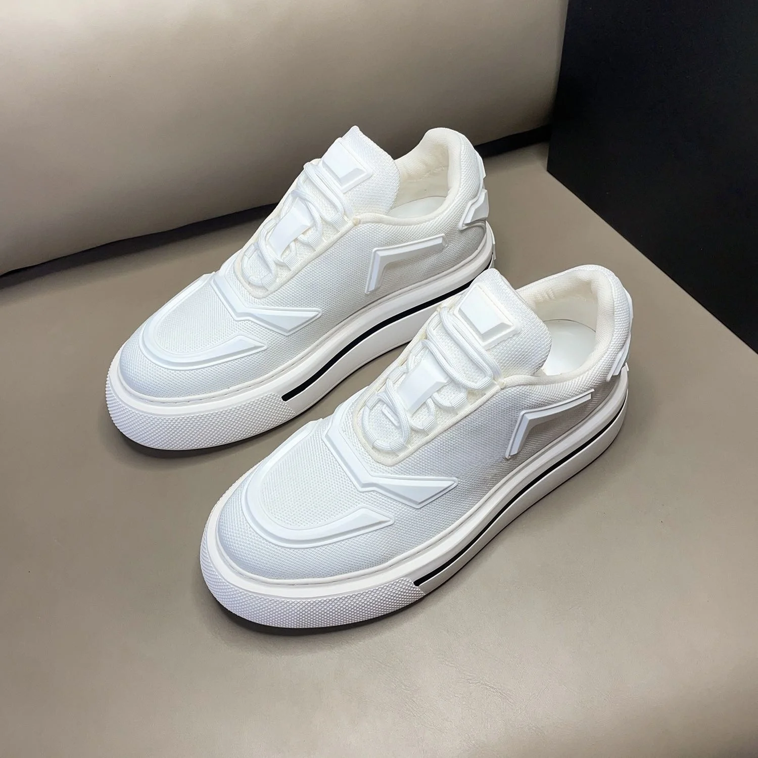 Luxusmarken Casual Sneakers Wanderschuhe Pendler-Fußbekleidung Langlebige Rutschfeste Outdoor-Sportschuhe Außergewöhnliche Qualität