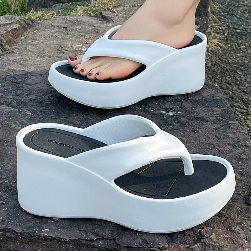 Bequeme Plateau-Keilabsatz-Flip-Flops für Damen – Sommer 2026 – Weiche, dicksohlige Zehensteg-Sandalen aus EVA für Strand und Freizeit