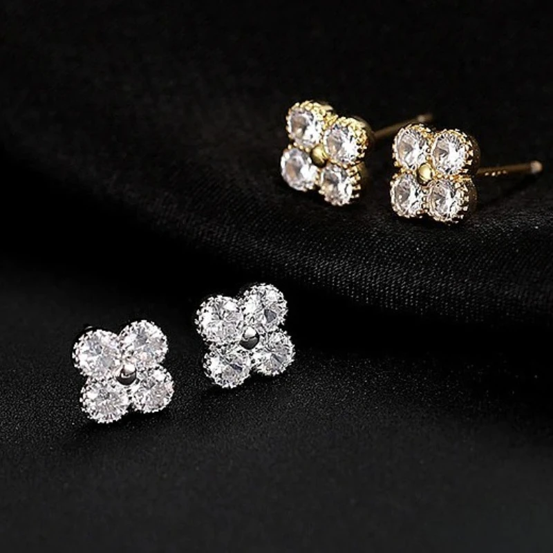 Ohrstecker mit vierblättrigem Kleeblatt aus 925er Silber für Damen, funkelnde, glänzende 5A-Zirkon-Glücksohrringe, exquisiter Bankett-Schmuck Image