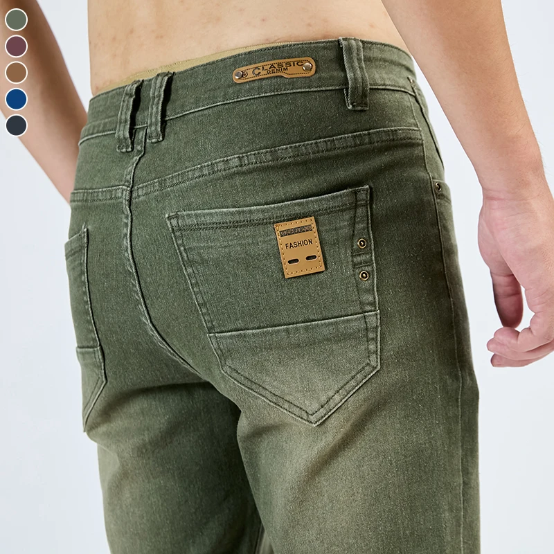 2025 herbst Neue männer Dünne Elastische Jeans Mode Koreanische Kleine Gerade Bleistift Hosen Weichen Bequemen Casual Grün Denim Hosen