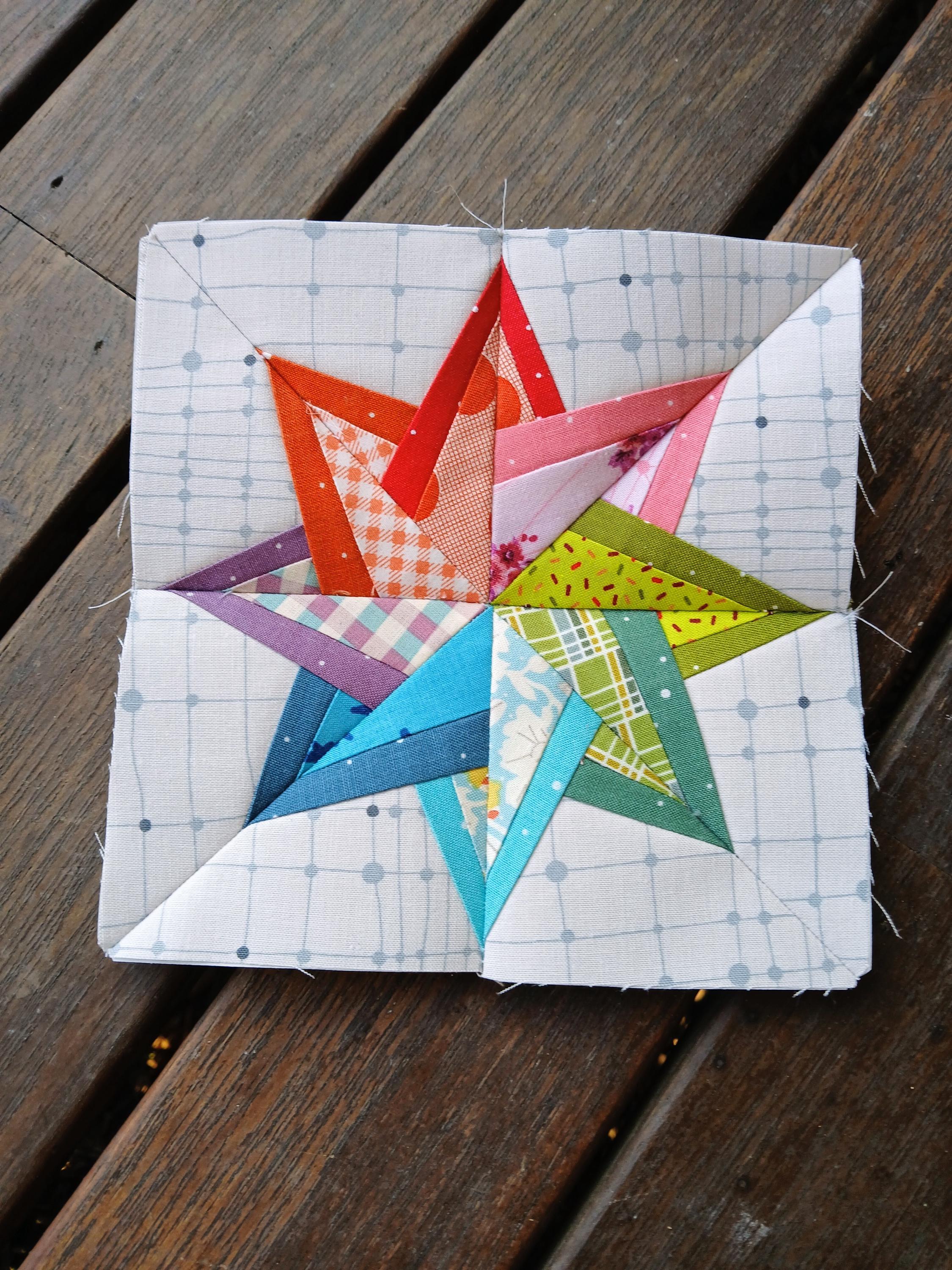 Modello per quilt origami a stella con tecnica paper piecing: FPP (Film Piecing Paper Piecing): download digitale in PDF