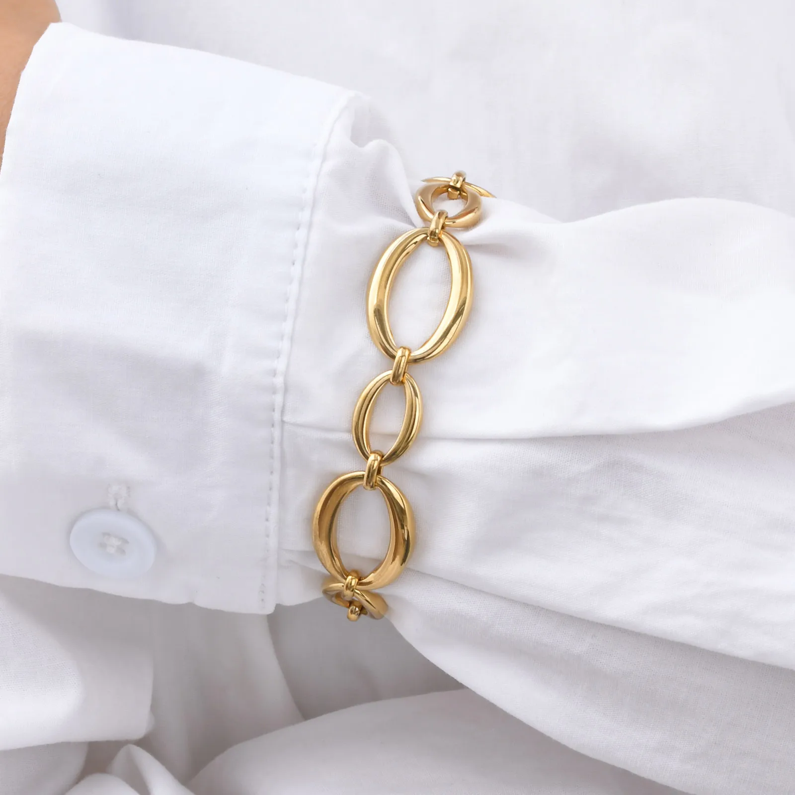 Markantes elliptisches Armband für Damen, handgefertigte Kette aus Edelstahl, trendiger wasserdichter Schmuck als Geschenk. Image