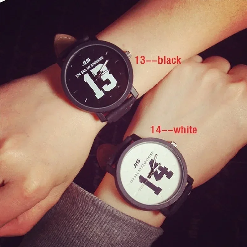 Paar Uhren Mode liebhaber heiß verkaufen Quarz analoge Kunst schwarz Lederband Armbanduhr mit Nummer 13 und 14 Drops hipping Image