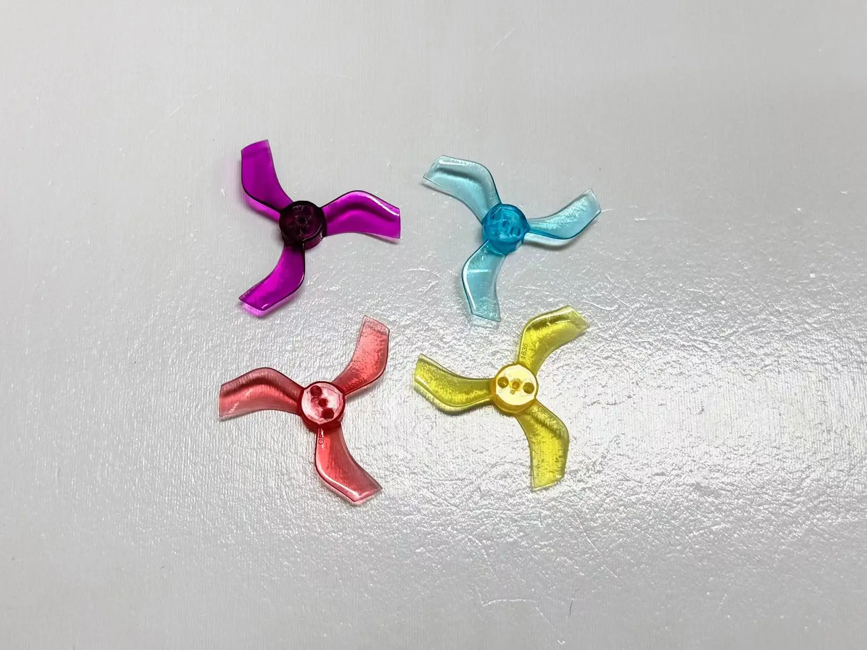 8 stücke 1mm/1,5mm 3-Blatt Gemfan 1635 1,6x3,5x3 40mm welle CCW/CW propeller Hohl tasse bürstenlosen motor RC Drone flugzeug teile Image