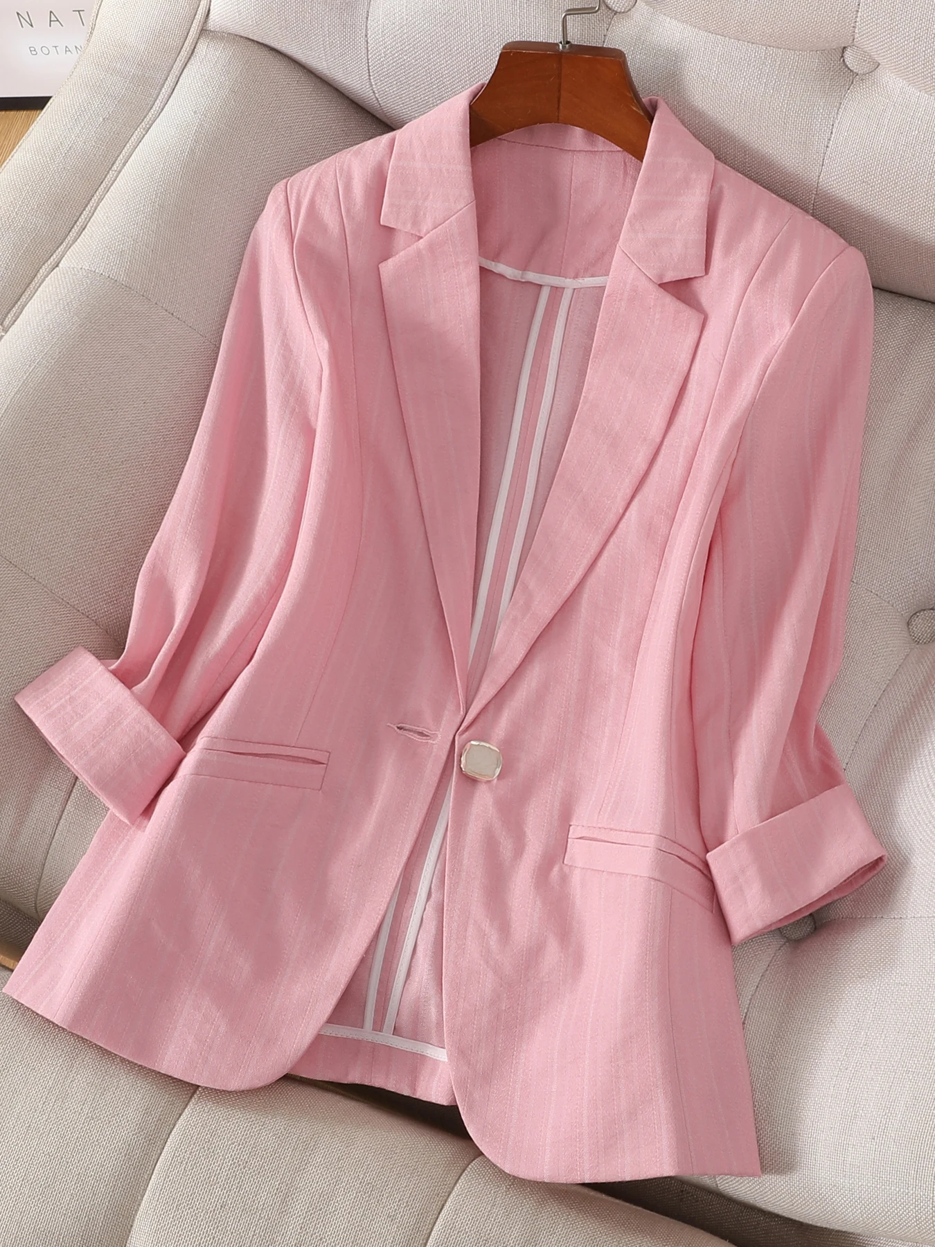 Giacca da abito nuovo stile estivo da donna a righe sottili con maniche a sette pollici, perfetta per un look casual di fascia alta, alla moda e casual