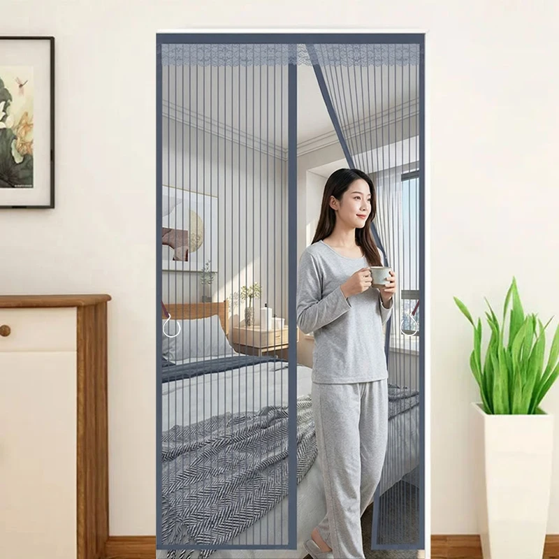 Sommer-Fliegengitter, magnetisches Türnetz, unsichtbares Netzgewebe für Haus und Garten, magnetische Netzabdeckung, ohne Bohren. Image