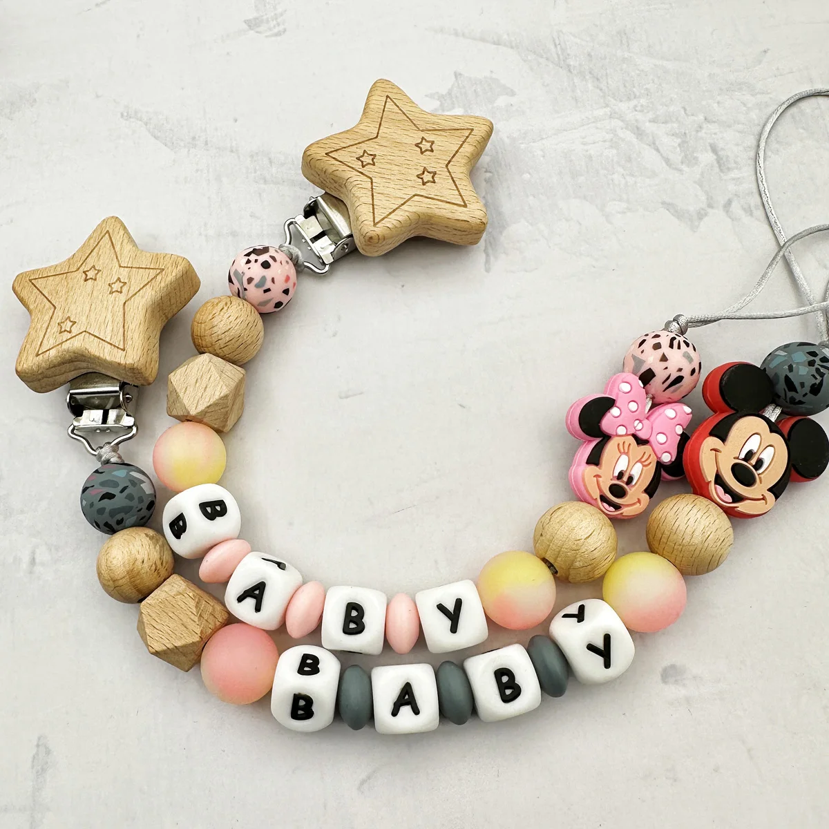 Personalisierte Silikon-Buchstaben Namenanhänger für Babys Leuchtende Schnullerketten Halter Beißring Baby Kawaii Spielzeug Geschenke Image