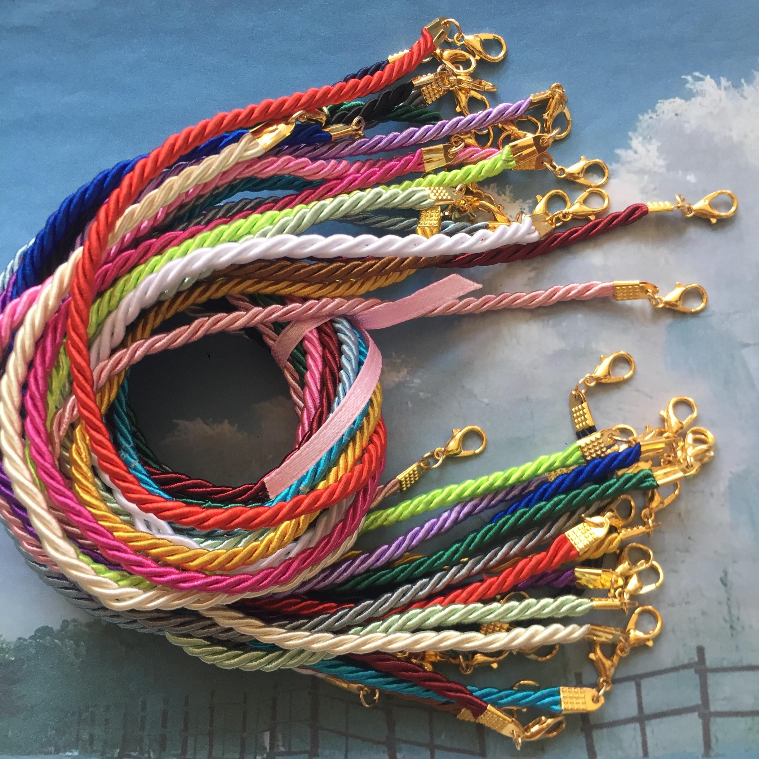 5 pezzi di alta qualità da 3 mm, 12-24 pollici, per la tua scelta di cordini per collana in seta intrecciata con doppie chiusure a moschettone in oro