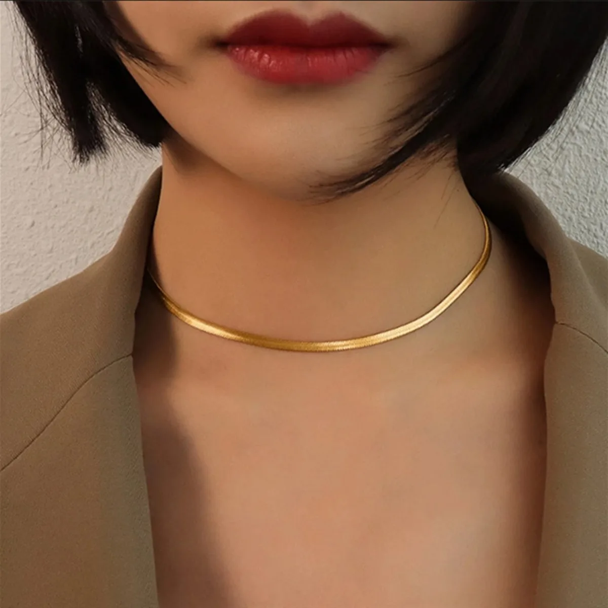 Goldene Edelstahl-Halskette mit Schlangenknochen-Kette, Hip-Hop-Chic, für Damen, cool und schön, vielseitig, Chavicle-Kette, Modeschmuck