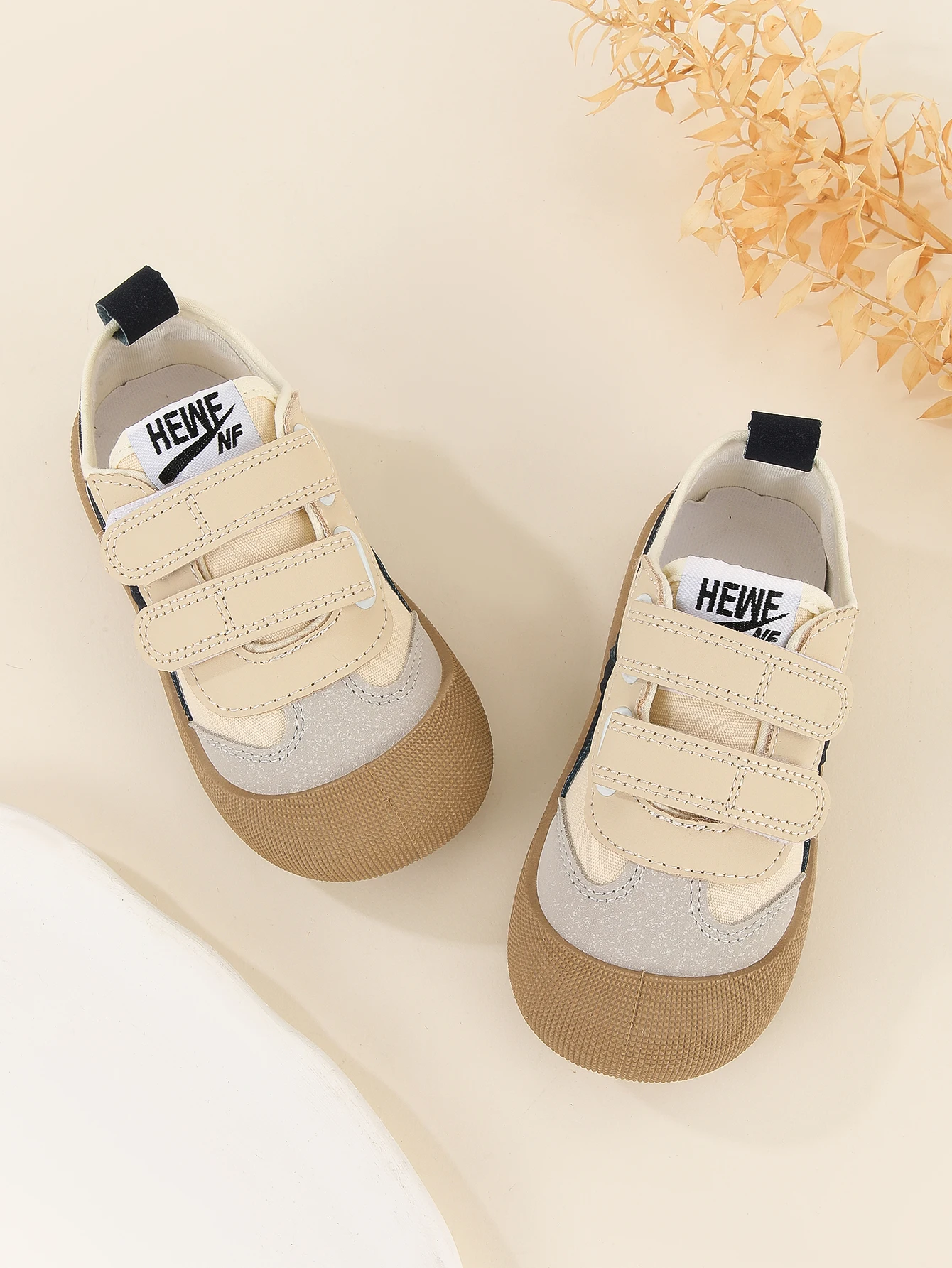 Frühling und Herbst 2024, neue koreanische Version von Indoor-Mädchen-Leinwandschuhen, weiche Sohlen, Kinder-Baby-Kleinkind-Schuhe, Kinderschuhe