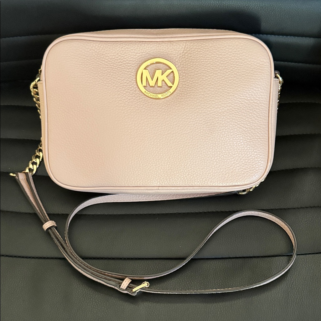 Michael Kors Bags | Michael Kors Leather Women's Mk Fulton Crossbody Shoulder Bag With Gold Hardware | Color: Cream/Gold | Size: Os